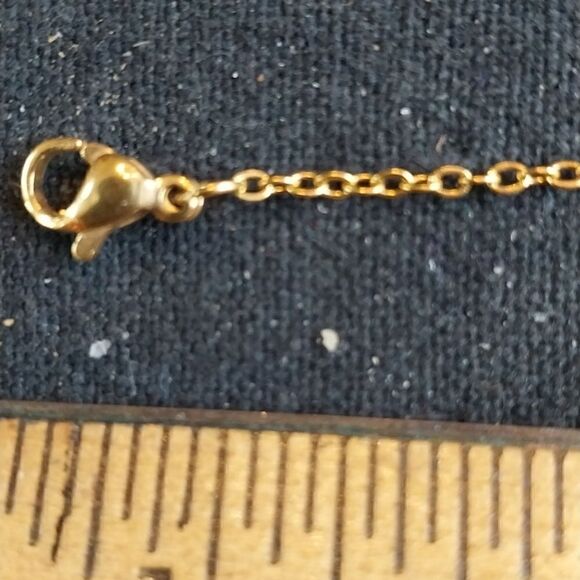 Dainty Enamel Heart Bracelet that is Reversible...New - Picture 7 of 8